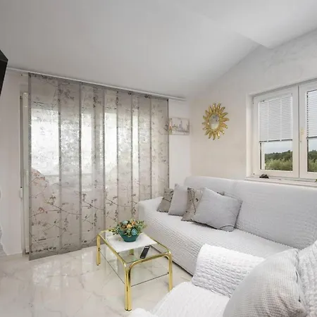 Fortuna Visnjan Ferienhaus Kolumbera