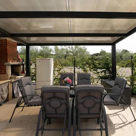 Feriehus Fortuna Visnjan Kolumbera