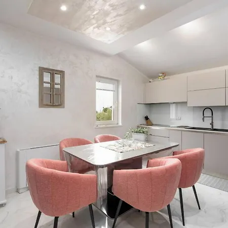 Fortuna Visnjan Feriehus *