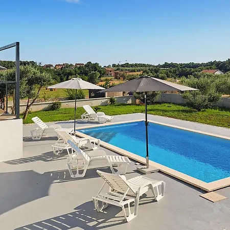 Fortuna Visnjan Holiday home